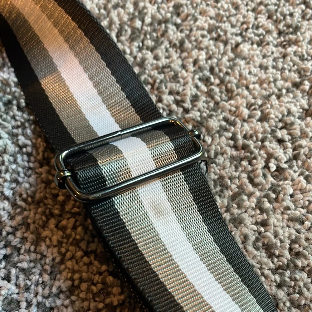 Think Royln | Kelsie Braided Quiled Nylon Hobo Bag. Black. - Picture 7 of 12